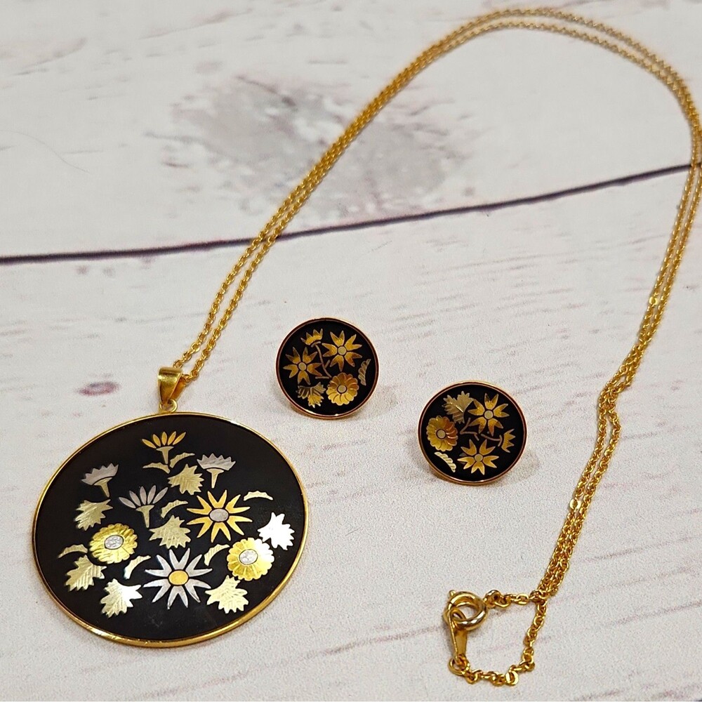 Damascene Vintage Black & Gold Floral Round Pendant Necklace & Earrings Set